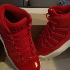 Slightly worn, Jordan Max Aura